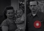 Standbild Familie United States USA, 1945, aus Sekunde 14 historischem Filmmaterial Videoclip 65675026595