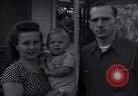 Standbild Familie United States USA, 1945, aus Sekunde 15 historischem Filmmaterial Videoclip 65675026595