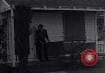 Standbild Familie United States USA, 1945, aus Sekunde 16 historischem Filmmaterial Videoclip 65675026595