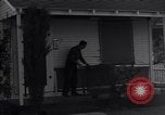 Standbild Familie United States USA, 1945, aus Sekunde 19 historischem Filmmaterial Videoclip 65675026595