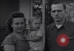 Standbild Familie United States USA, 1945, aus Sekunde 29 historischem Filmmaterial Videoclip 65675026595