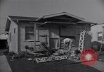 Immagine di Danni alla casa United States USA, 1947, secondo 13 filmato di repertorio 65675026597