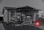 Immagine di Danni alla casa United States USA, 1947, secondo 15 filmato di repertorio 65675026597