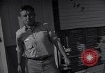 Immagine di Danni alla casa United States USA, 1947, secondo 31 filmato di repertorio 65675026597