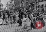 Image rite religieux annuel Brugge Belgique, 1931, de la seconde 19 séquences d'archives historiques vidéo 65675026601