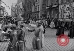 Image rite religieux annuel Brugge Belgique, 1931, de la seconde 22 séquences d'archives historiques vidéo 65675026601