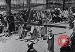 Image rite religieux annuel Brugge Belgique, 1931, de la seconde 28 séquences d'archives historiques vidéo 65675026601