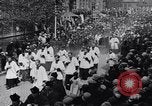 Image rite religieux annuel Brugge Belgique, 1931, de la seconde 40 séquences d'archives historiques vidéo 65675026601