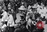 Image rite religieux annuel Brugge Belgique, 1931, de la seconde 49 séquences d'archives historiques vidéo 65675026601