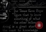 Image Les garçons de ferme du Texas d' agriculture dans d'autres états United States USA, 1920, de la seconde 16 séquences d'archives historiques vidéo 65675026607