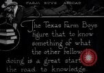 Image Les garçons de ferme du Texas d' agriculture dans d'autres états United States USA, 1920, de la seconde 17 séquences d'archives historiques vidéo 65675026607