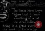 Image Les garçons de ferme du Texas d' agriculture dans d'autres états United States USA, 1920, de la seconde 20 séquences d'archives historiques vidéo 65675026607