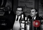 Immagine di Whisky a go go dancing West Hollywood California USA, 1965, secondo 18 filmato di repertorio 65675026615