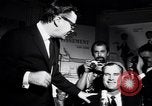 Immagine di Whisky a go go dancing West Hollywood California USA, 1965, secondo 25 filmato di repertorio 65675026615