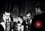 Immagine di Whisky a go go dancing West Hollywood California USA, 1965, secondo 48 filmato di repertorio 65675026615