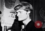 Immagine di Whisky a go go dancing West Hollywood California USA, 1965, secondo 54 filmato di repertorio 65675026615