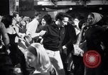 Immagine di Whisky a go go dancing West Hollywood California USA, 1965, secondo 58 filmato di repertorio 65675026615