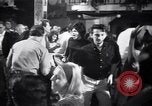Immagine di Whisky a go go dancing West Hollywood California USA, 1965, secondo 60 filmato di repertorio 65675026615