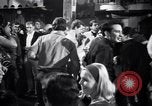 Immagine di Whisky a go go dancing West Hollywood California USA, 1965, secondo 61 filmato di repertorio 65675026615