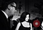 Immagine di Whisky a Go Go night club a metà degli anni sessanta West Hollywood California USA, 1965, secondo 13 filmato di repertorio 65675026616