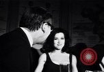 Immagine di Whisky a Go Go night club a metà degli anni sessanta West Hollywood California USA, 1965, secondo 18 filmato di repertorio 65675026616
