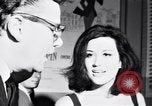 Immagine di Whisky a Go Go night club a metà degli anni sessanta West Hollywood California USA, 1965, secondo 21 filmato di repertorio 65675026616