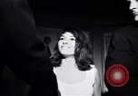 Immagine di Whisky a Go Go night club a metà degli anni sessanta West Hollywood California USA, 1965, secondo 25 filmato di repertorio 65675026616