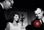 Immagine di Whisky a Go Go night club a metà degli anni sessanta West Hollywood California USA, 1965, secondo 35 filmato di repertorio 65675026616
