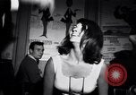 Immagine di Whisky a Go Go night club a metà degli anni sessanta West Hollywood California USA, 1965, secondo 38 filmato di repertorio 65675026616