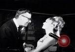 Immagine di Whisky a Go Go night club a metà degli anni sessanta West Hollywood California USA, 1965, secondo 62 filmato di repertorio 65675026616