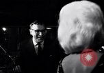 Immagine di Whisky a Go Go club West Hollywood California USA, 1965, secondo 5 filmato di repertorio 65675026617