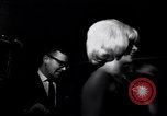 Immagine di Whisky a Go Go club West Hollywood California USA, 1965, secondo 20 filmato di repertorio 65675026617