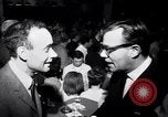Immagine di Whisky a Go Go night club scene West Hollywood California USA, 1965, secondo 16 filmato di repertorio 65675026618