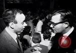 Immagine di Whisky a Go Go night club scene West Hollywood California USA, 1965, secondo 18 filmato di repertorio 65675026618