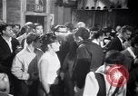 Immagine di Whisky a Go Go night club scene West Hollywood California USA, 1965, secondo 23 filmato di repertorio 65675026618