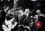 Immagine di Whisky a Go Go night club scene West Hollywood California USA, 1965, secondo 31 filmato di repertorio 65675026618