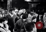 Immagine di Whisky a Go Go night club scene West Hollywood California USA, 1965, secondo 33 filmato di repertorio 65675026618
