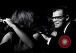 Immagine di Whisky a Go Go night club scene West Hollywood California USA, 1965, secondo 35 filmato di repertorio 65675026618