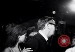Immagine di Whisky a Go Go night club scene West Hollywood California USA, 1965, secondo 45 filmato di repertorio 65675026618