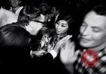 Immagine di Whisky a Go Go night club scene West Hollywood California USA, 1965, secondo 55 filmato di repertorio 65675026618