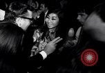 Immagine di Whisky a Go Go night club scene West Hollywood California USA, 1965, secondo 56 filmato di repertorio 65675026618