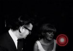 Immagine di Anni sessanta Whisky a Go Go night club scene West Hollywood California USA, 1965, secondo 24 filmato di repertorio 65675026619