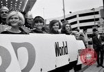 Immagine di Prima mondiale del film Il Signore della Guerra Detroit Michigan, 1965, secondo 36 filmato di repertorio 65675026620