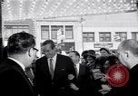 Immagine di Prima mondiale del film Il Signore della Guerra Detroit Michigan, 1965, secondo 54 filmato di repertorio 65675026620