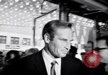 Immagine di Prima mondiale del film Il Signore della Guerra Detroit Michigan, 1965, secondo 57 filmato di repertorio 65675026620