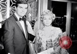 Immagine di Lana Turner a premiere di Madame X Los Angeles California USA, 1966, secondo 56 filmato di repertorio 65675026621