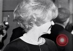 Immagine di Madame X premier Los Angeles California USA, 1966, secondo 10 filmato di repertorio 65675026622