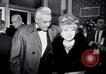 Immagine di Madame X premier Los Angeles California USA, 1966, secondo 13 filmato di repertorio 65675026622