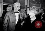 Immagine di Madame X premier Los Angeles California USA, 1966, secondo 15 filmato di repertorio 65675026622