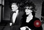 Immagine di Madame X premier Los Angeles California USA, 1966, secondo 20 filmato di repertorio 65675026622
